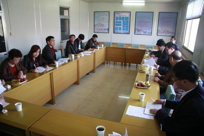 纪念甲午战争120周年国际学术研讨会筹备会会议现场(摄影 杨强) 纪念甲午战争120周年国际学术研讨会筹备会会议现场(摄影 杨强)